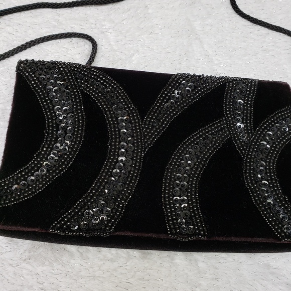 Velvet beaded clutch - Picture 4 of 4